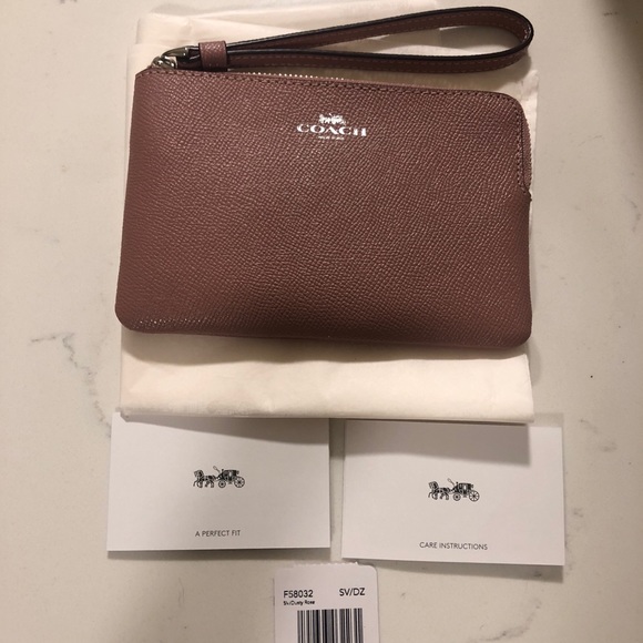Coach Handbags - Coach medium wristlet